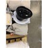 Image 8 : PALLET LOT – Home Goods Including Curtains, Bedding, and Kitchenware