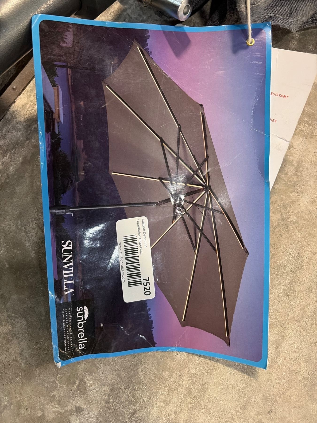 Sunvilla 10ft Market Umbrella With LED Lights, Model 2013504