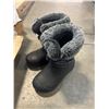 Image 6 : Eddie Bauer Duck Boots with Faux Fur Lining, Size 8 US