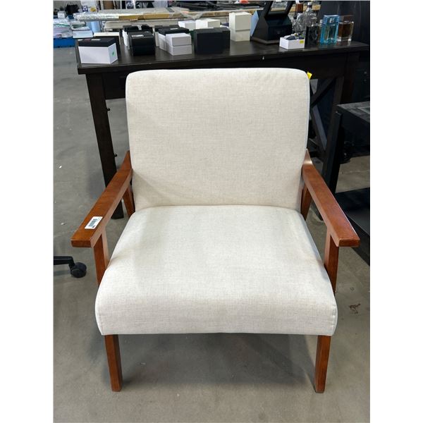 David’s Linen Armchair – Model 1774054 With Wooden Frame