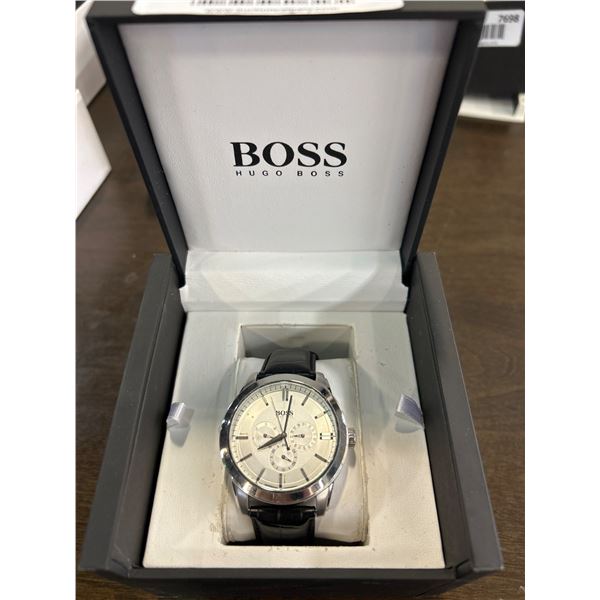 Hugo Boss Men’s Wristwatch with Black Leather Strap and Silver-Toned Case