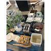 Image 9 : PALLET LOT – Household Items Including Electronics, Decor, and Kitchen Accessories