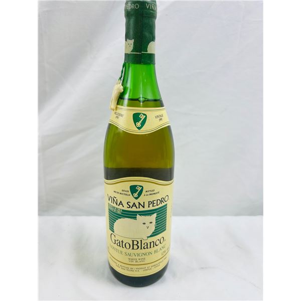 Gato Blanco White Whine