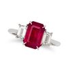 Image 1 : Gold & Pigeon Blood Red Ruby & Diamonds Ring