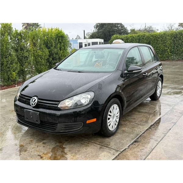 VOLK GOLF 2013 O/S-WAIT/TITLE