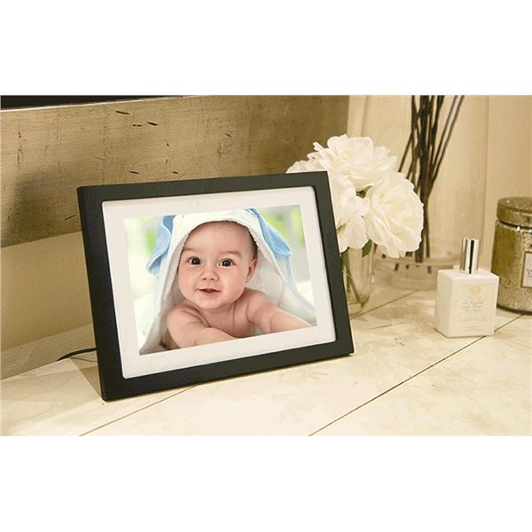 BNIB Skylight Frame 15-inch Digital Picture Frame Black - RV: $349 CAD (X003XNJPYT)