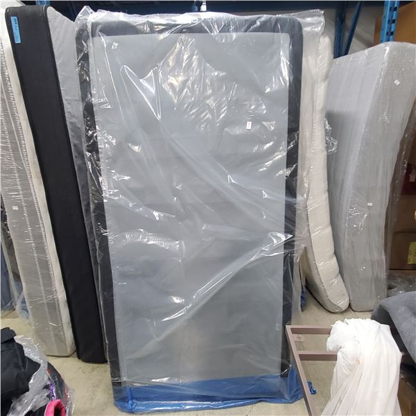 Box Spring Double. Approx. 74" x 38" x 4"