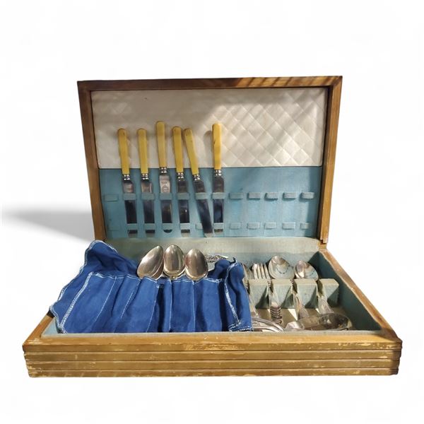 Vintage Wm. Rogers & Son Silver-plated Flatware Set with Case