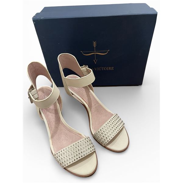 Pour La Victoire Ankle Strap Heels Sandal - RV: $100 CAD - White (Size US 6.5)