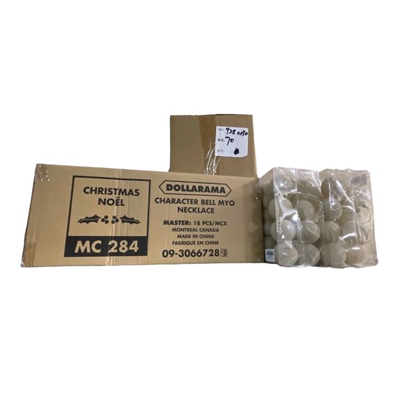 Shelf - Assorted Christmas decorations