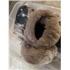 Image 2 : Bin - Foldable fuzzy ear muffs