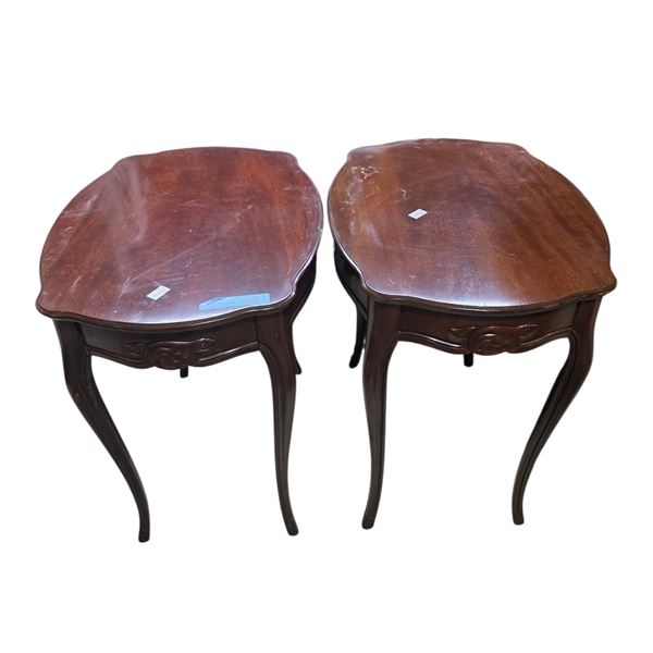 Set of 2 Vintage-Style Wood Side Tables, H25" x W24" x 18" Each