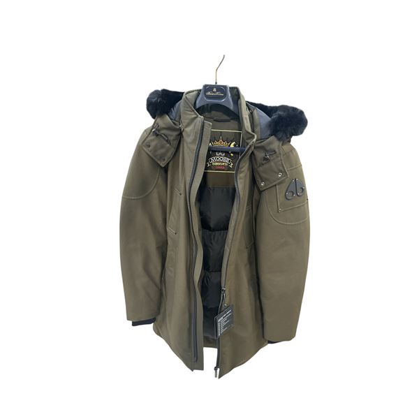 New w/ Tags Moose Knuckle Yukon Parka Army Green Size Medium Retail: $976.50