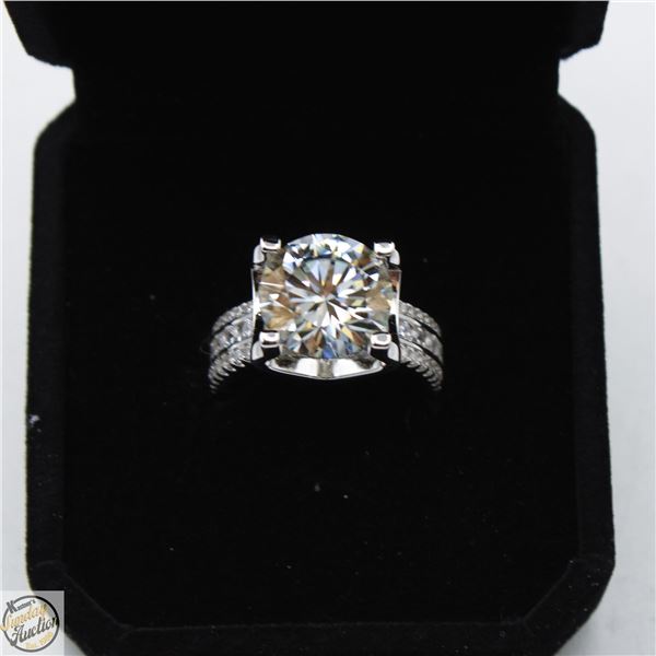 5.00 CARATS GRA CERTIFIED ROUND BRILLIANT CUT MOISSANITE RING, WITH 52 ROUND CUT CUBIC ZIRCONIA, IN 