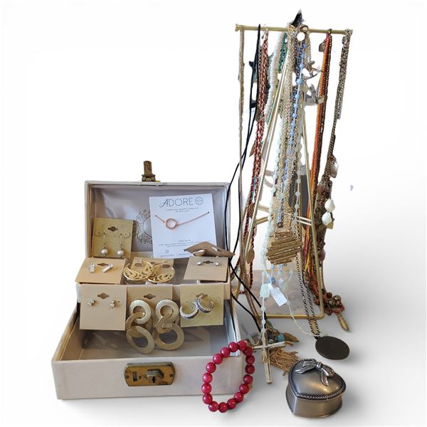 Vintage group of Assorted Earrings & Decorative Jewellery Box - approx. 10 pcs