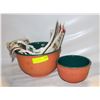 Image 1 : 3 POTTERY EARTHENWARE NESTING MIXING