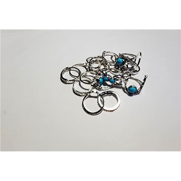 21) LOT OF 18 SILVER TONE RINGS