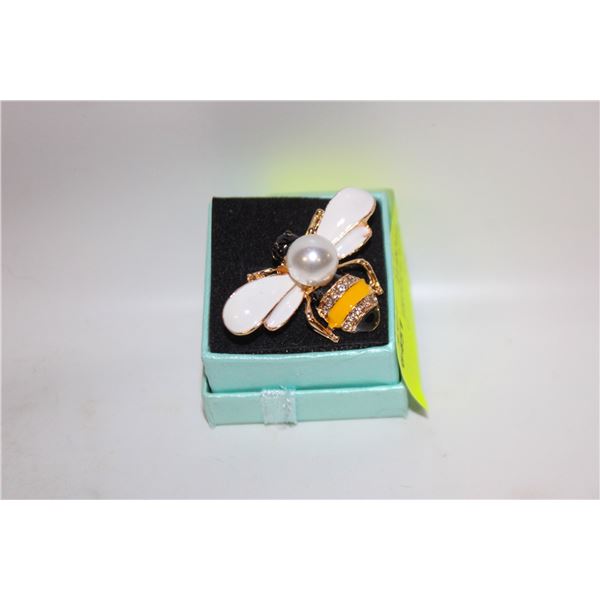 NEW BEE BROOCH WITH ENAMEL AND PEARL