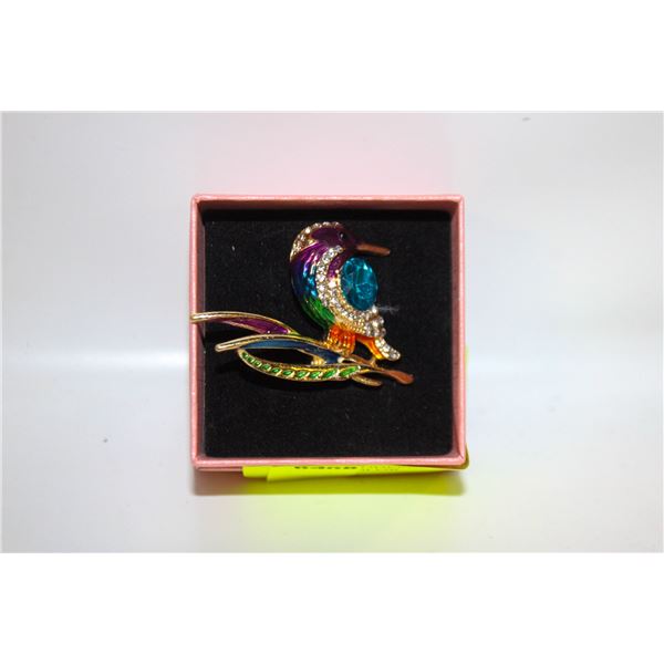NEW WOODPECKER BROOCH WITH MULTICOLOR