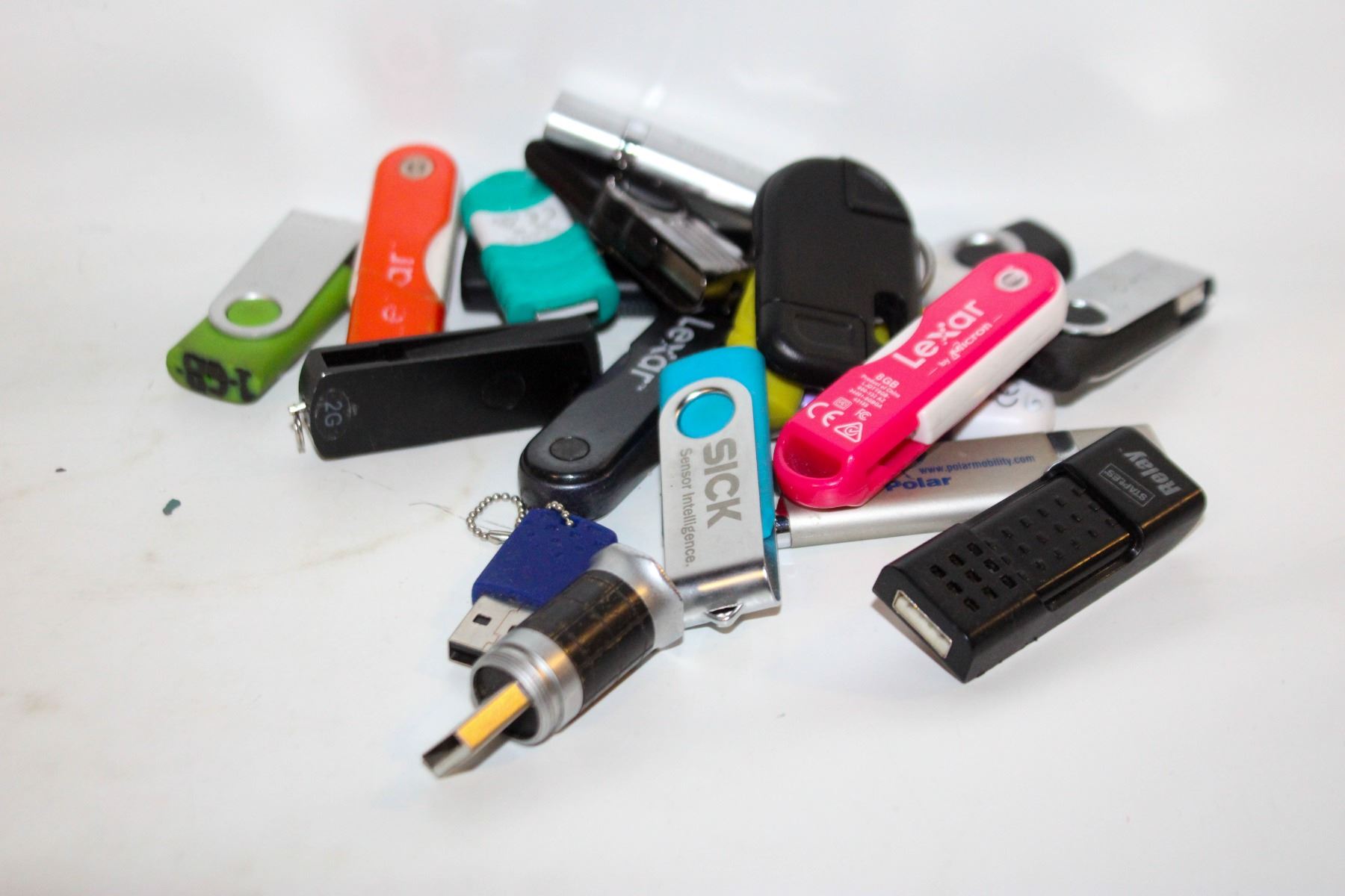 Usb Memory Sticks Examples 20 USB MEMORY STICKS