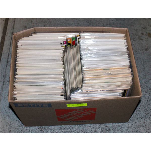 BOX OF HUNDREDS OF COMIC BOOKS