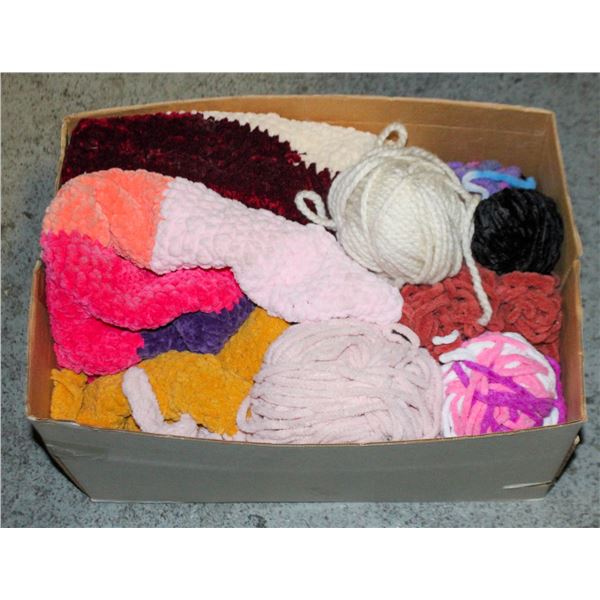 2 KNITTED BLANKETS & EXTRA YARN