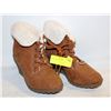 Image 1 : SIZE 7 BOOTS
