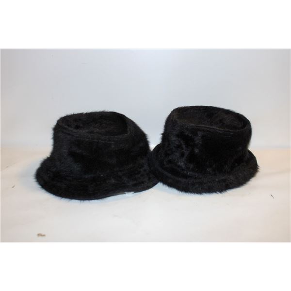 2 KANGOL MEDIUM LADIES HATS