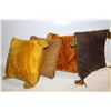 Image 1 : 4 VINTAGE THROW PILLOWS