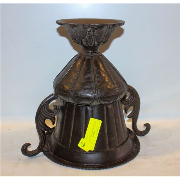 VINTAGE HEAVY METAL PLANTER