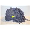Image 1 : 2 BLANKET SCARVES