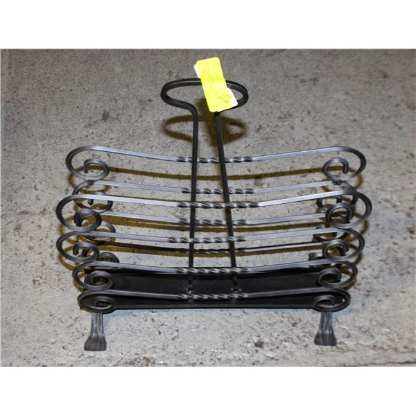 VINTAGE METAL MAGAZINE STAND