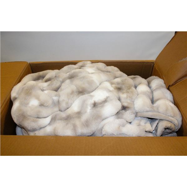 HOUSE & HOME LUXE FAUX FUR THROW 60 X 70"