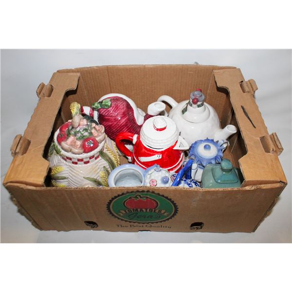 COLLECTION OF 8 VINTAGE TEA POTS INCLUDING