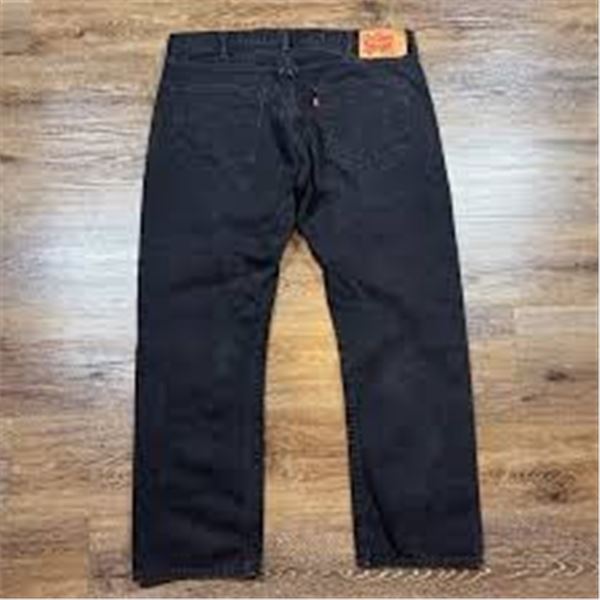 NEW LEVI STRAUSS & CO CLASSIC JEANS 31 X 32