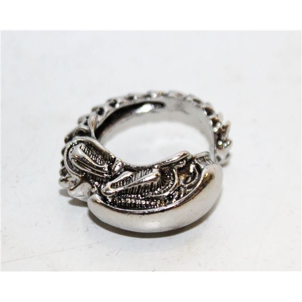 ALIEN SHAPE RING - ADJUSTABLE SIZE