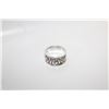Image 2 : 23) HEAVILY CARVED SILVER TONE SIZE 4 RING.