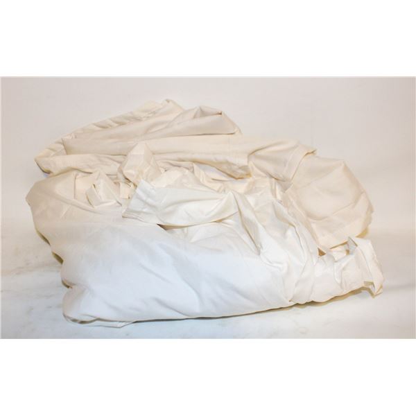 AMAZON BASICS QUEEN SIZED SHEET COVER