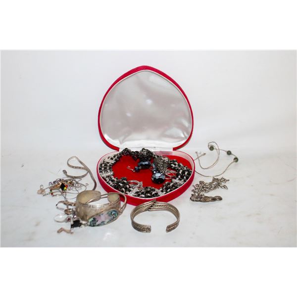 COLLECTION OF ASSORTED ESTATE JEWELRY