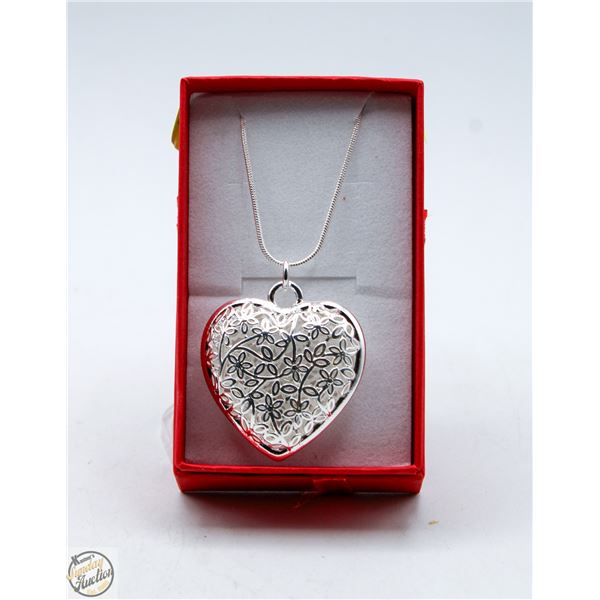 NEW HOLLOW HEART PENDANT NECKLACE 1.4”X1.4”