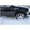 Image 17 : REPO: 2011 CADILLAC ESCALADE