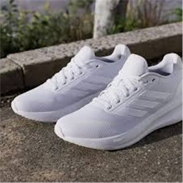 NEW ADIDAS WOMENS RUNNERS SIZE 11 WHITE