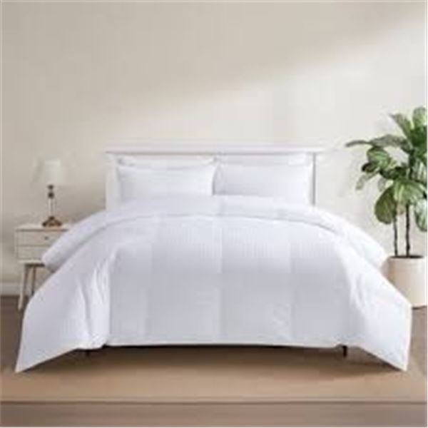BRAND NEW AVOCADO WHITE GOOSE DOWN COTTON DUVET