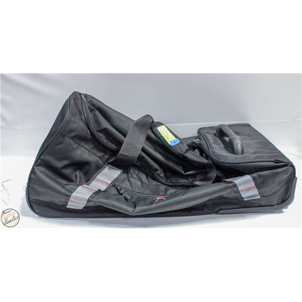 SWISS GEAR ROLLING CARRY CASE