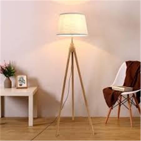 BRAND NEW DLLT WOODEN FLOOR LAMP