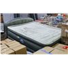 Image 1 : SEALY QUEEN AIR MATTRESS