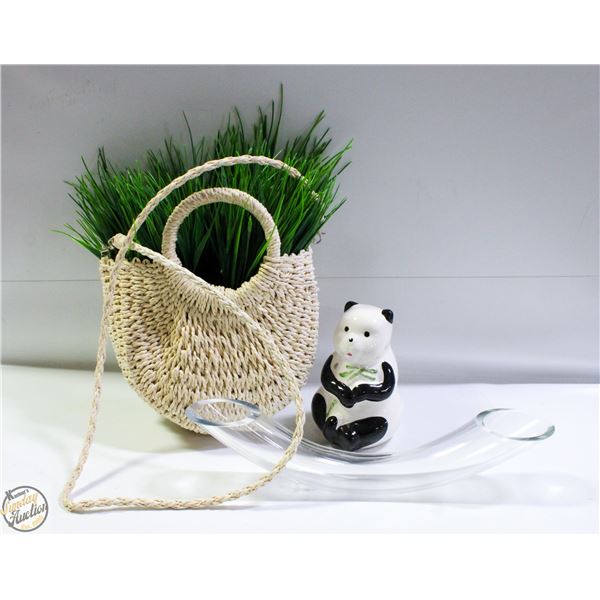 ORNATE GLASS VASE DOUBLE SIDED + HANDING