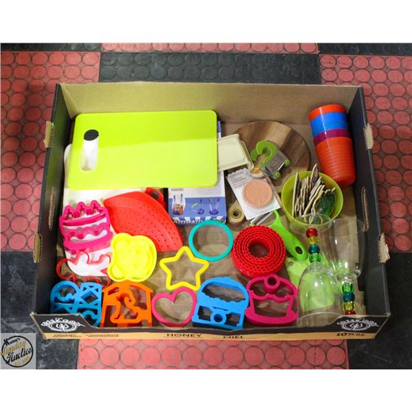 LARGE FLAT OF KITCHEN ACCESSORIES NEW +