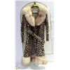 Image 1 : ESTATE VINTAGE STERLING FURS BELTED