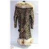 Image 2 : ESTATE VINTAGE STERLING FURS BELTED